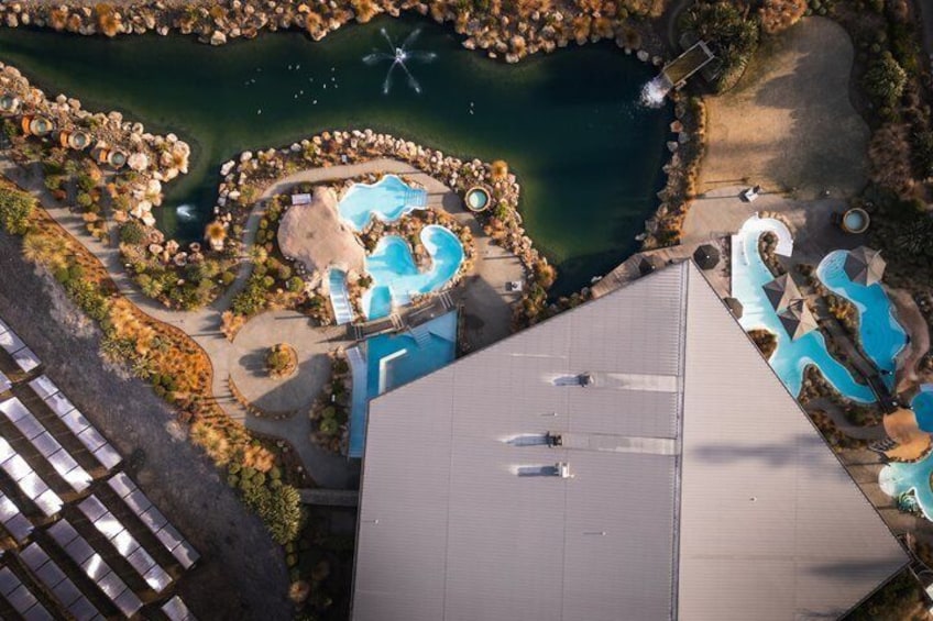 Ōpuke Thermal Pools & Spa: Adult Only Hot Pools with Swim Up Bar 3