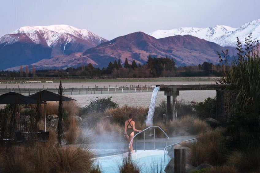 Ōpuke Thermal Pools & Spa: Adult Only Hot Pools with Swim Up Bar 5