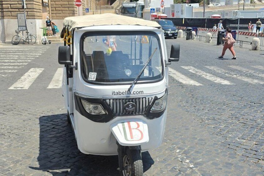Rome Highlights and Hidden Gems Tour by Tuk Tuk 2