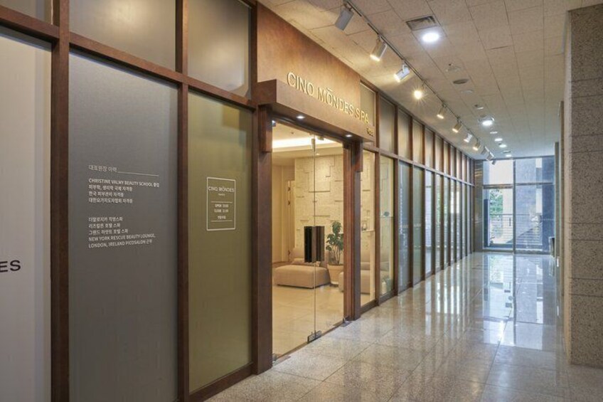 90 Minute Facial and Body Massage at Spa The Zen Mapo Seoul 3