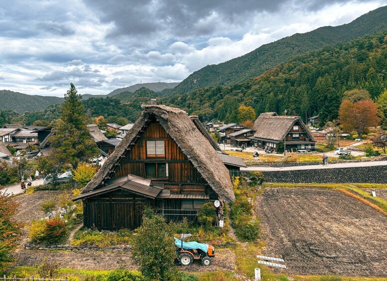 Nagoya: Shirakawa-go & Takayama Guided Day Trip 1