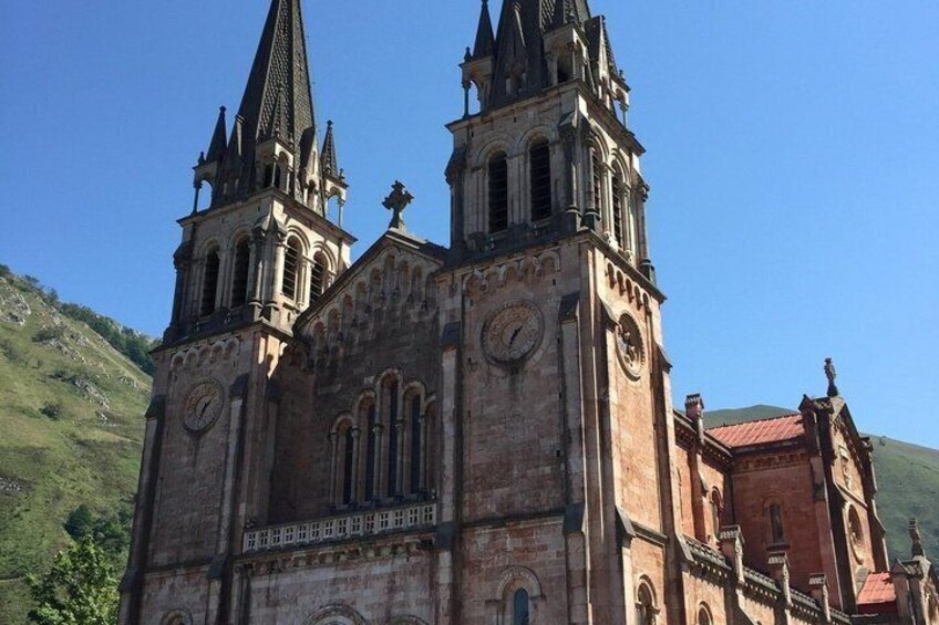Excursion to the Lakes of Covadonga Cangas de Onís Small Group 2