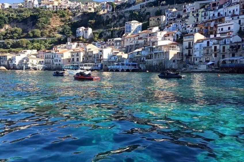 Boat excursion in the Strait of Messina for cruise passengers 3