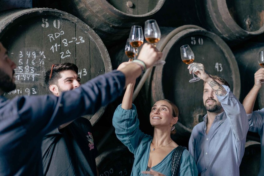 Sanlúcar de Barrameda: Bodegas Barón Sightseeing Tour with Tasting and Tapas 1