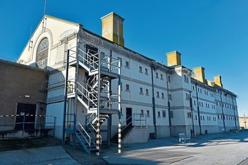 Explore History Aberdeen City Coastline Tour with Transportation 4