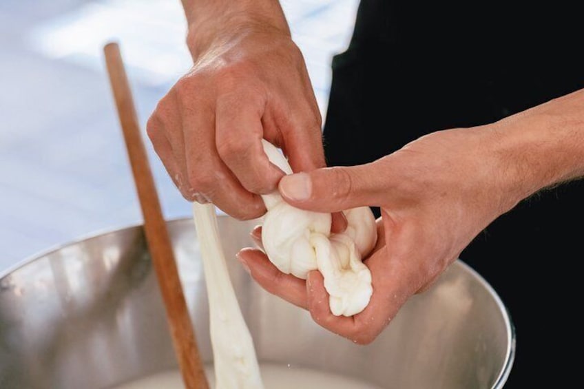Sorrento Mozzarella Experience with Wine and Limoncello 1