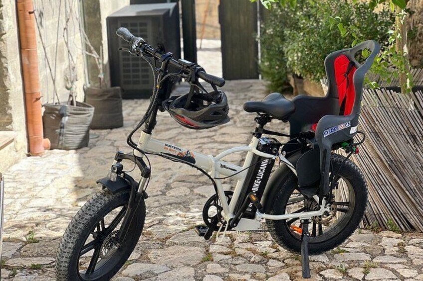 Discovering the hidden treasures of Matera in and bike 5