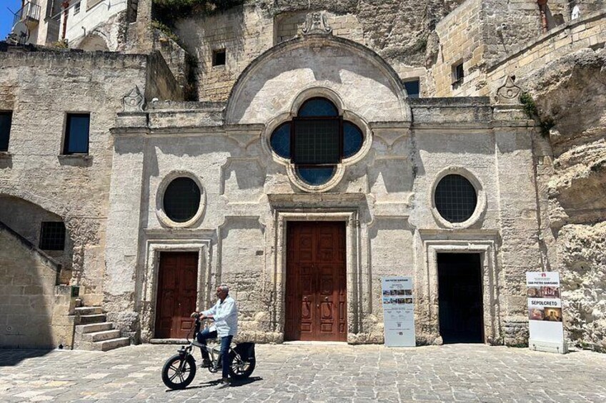 Discovering the hidden treasures of Matera in and bike 4