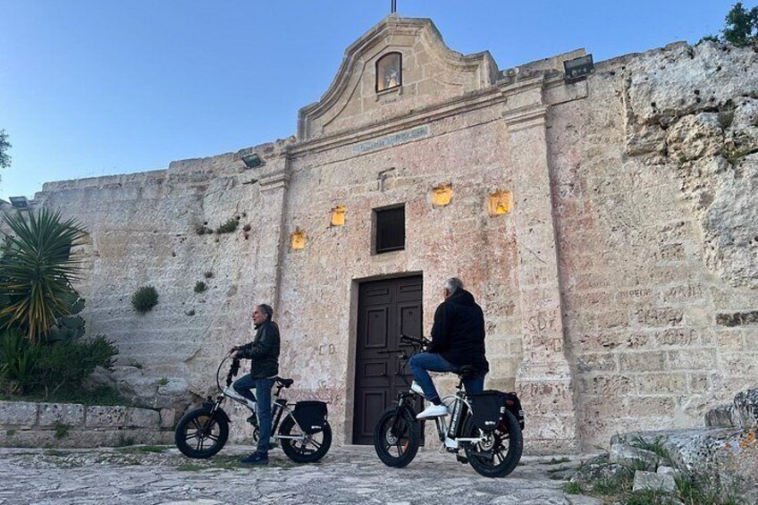 Discovering the hidden treasures of Matera in and bike 2