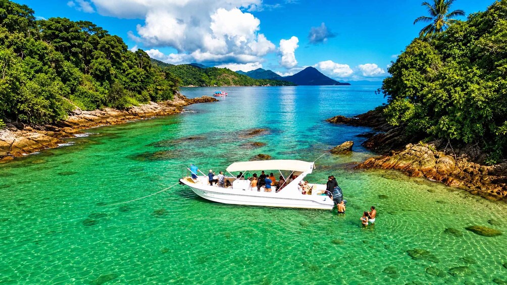 Picture 1 for Activity Ilha Grande: Tour of the Acaiá Cave and Natural Pools 3