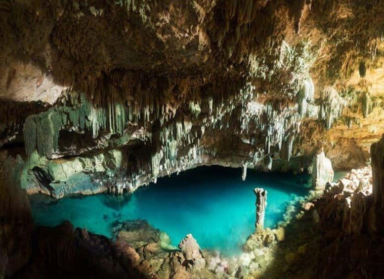 Labuan Bajo: Rangko Cave, Wae Cicu Beach & Sunset Tour 1