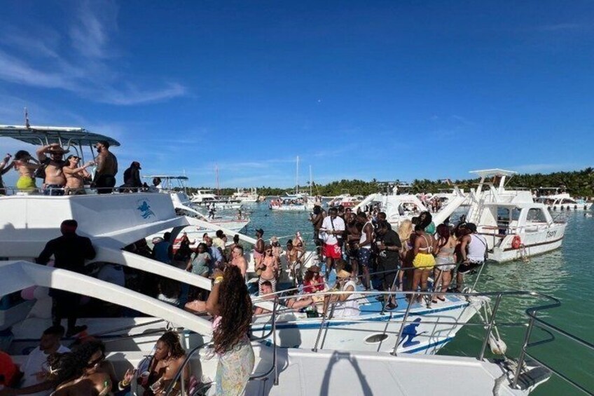 Punta Cana Best Hip Hop Party Boat and open Bar 3