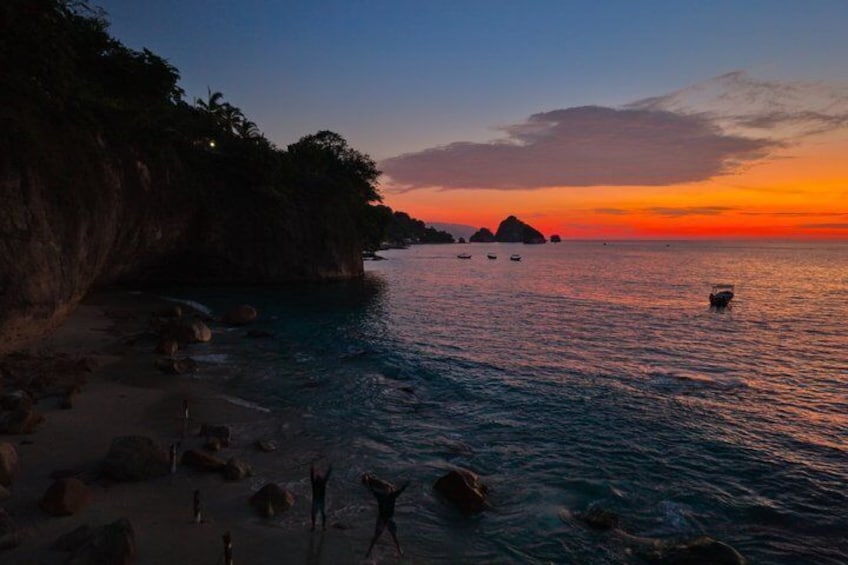 Los Arcos and Puerto Vallarta Sunset Boat Tour 1
