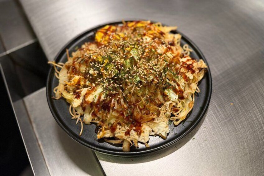 Hiroshima Okonomiyaki Walk and Cooking Experience 2