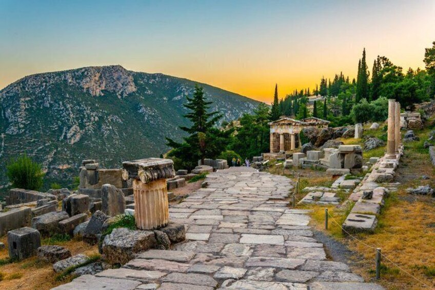 Delphi Fully Guided Private Tour from Athens 3