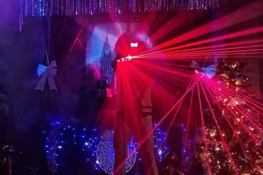 Alicante : Drag Queen Cabaret Show with Tapas Option 4