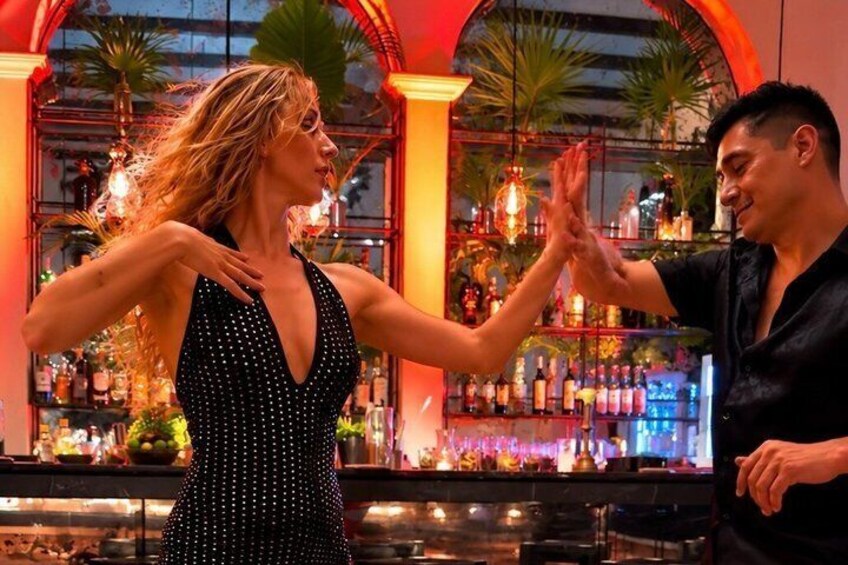 Stylish Salsa or Bachata Lesson in Exclusive Luxury Venue 1