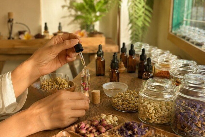 Natural Perfume Oil Workshop 3