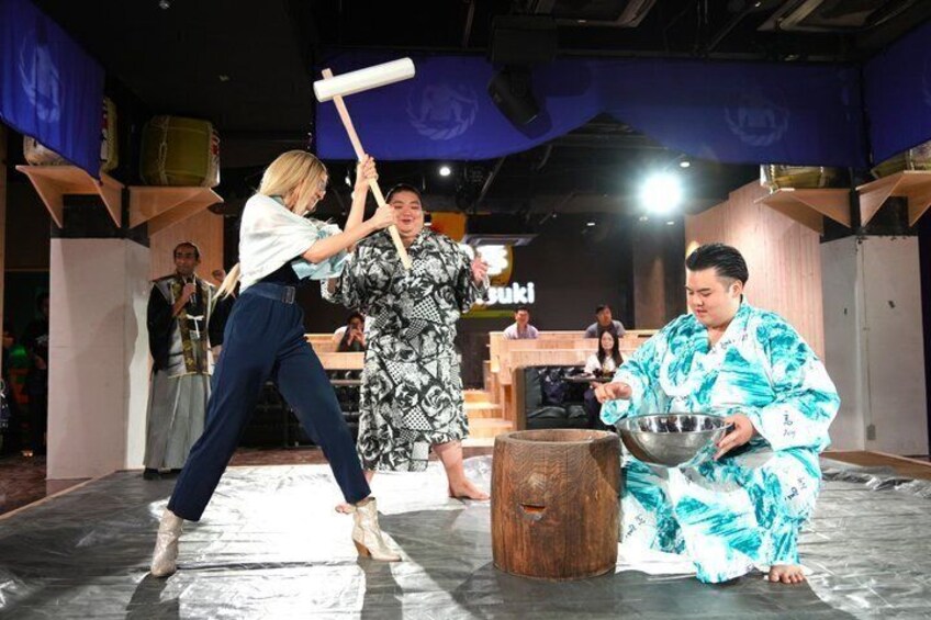 Sumo Show Experience at Tokyo Tower with Japanese cuisine 2