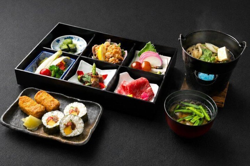 Sumo Show Experience at Tokyo Tower with Japanese Meal 3