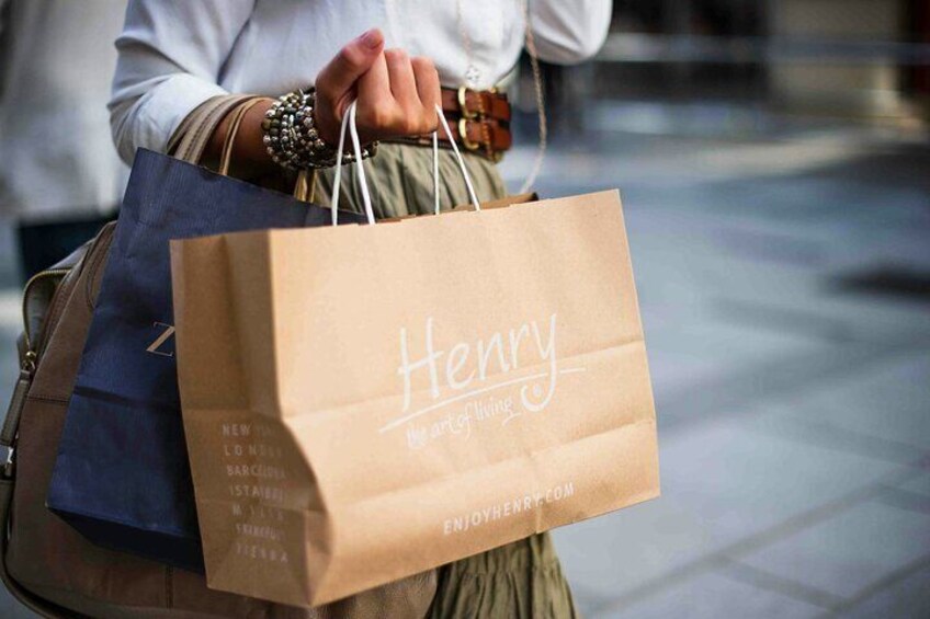 Private Shopping Tour to Fidenza Village from Milan by Car 4
