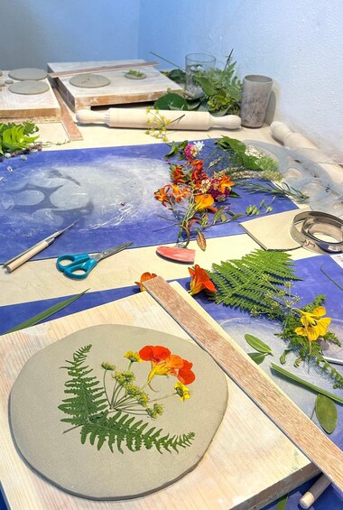 Picture 7 for Activity Sao Miguel: Azorean Botanical Impressions in Ceramics 4