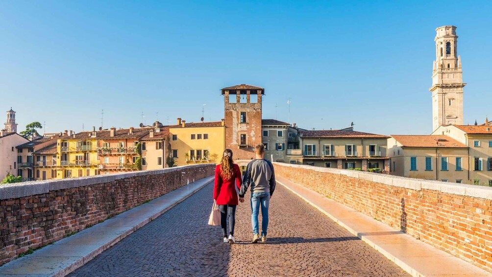 Picture 5 for Activity Your Romantic Day in Verona: Juliet & City Highlights 3