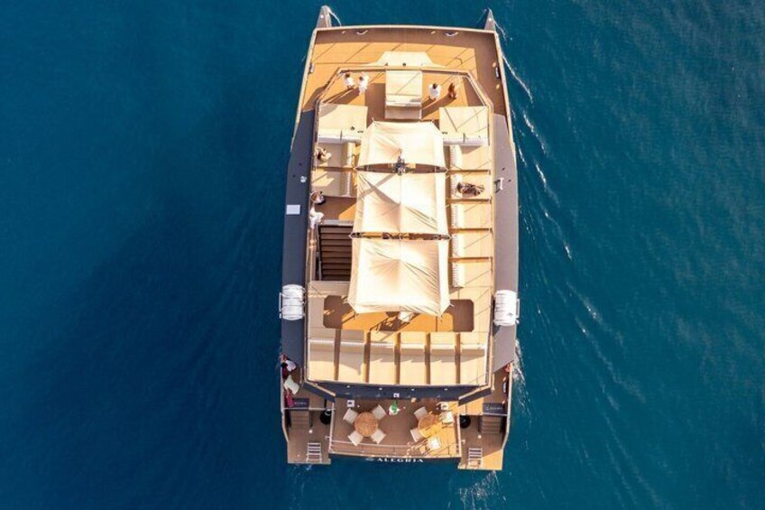 Catamaran experience the Gulf of Poets from the sea 2