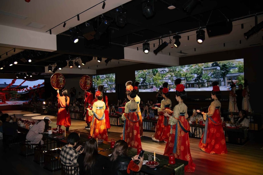 Picture 9 for Activity Dalian: Xiyan Tang palace meal, shows, costume experience 5