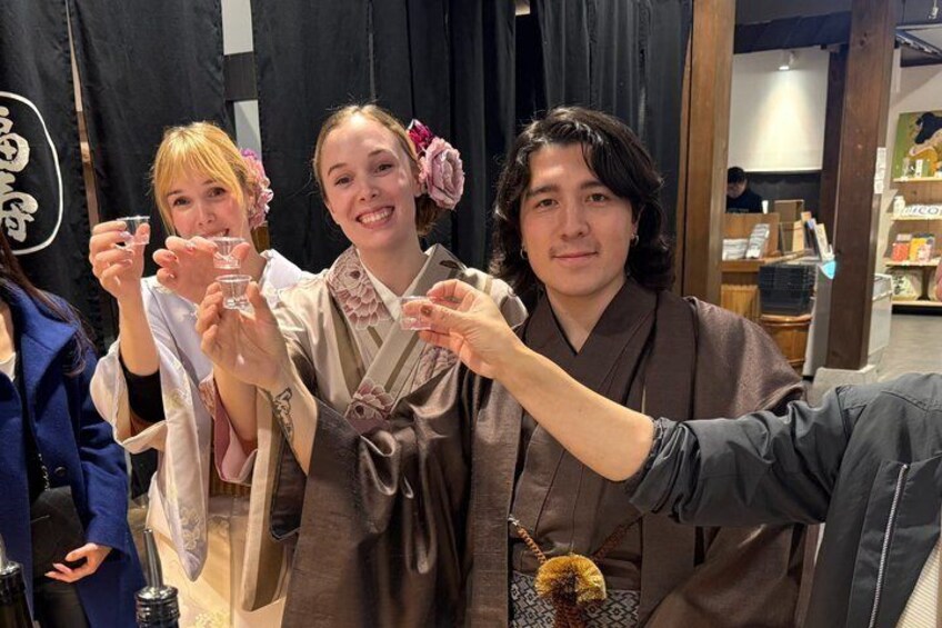 Kobe Sake Brewery Hopping and Local Izakaya Dinner in Sannomiya 1