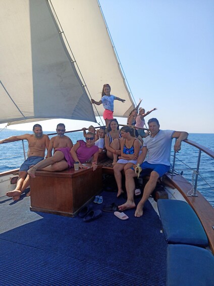 Picture 4 for Activity Lazy Full-Day Cruise with bbq lunch 5