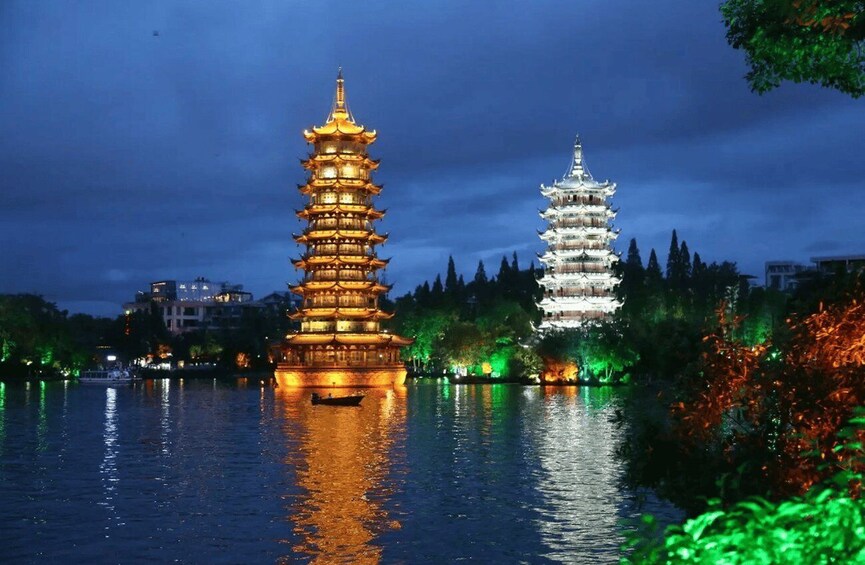 Guilin: Night Cruise on Two Rivers & Four Lakes with Lights 1