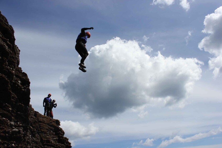 Torquay: Coasteering 5* Geopark Tour in Torquay 1