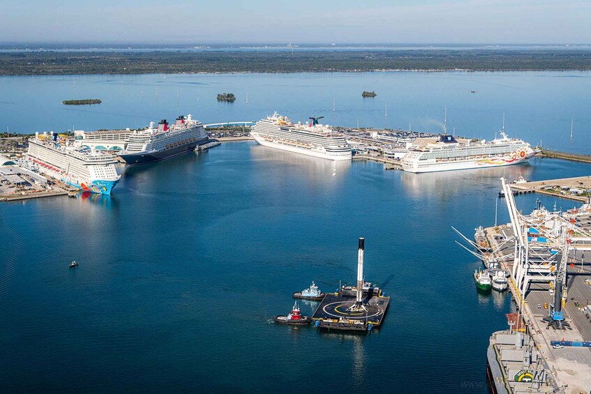 Picture 1 for Activity PORT CANAVERAL: Private 6-8 Minute Helicopter Tour 3