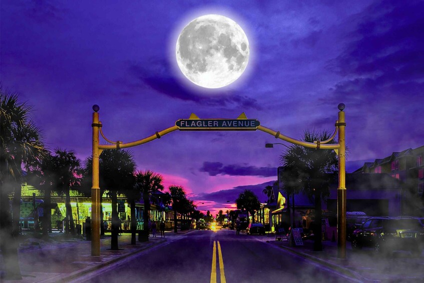 Picture 10 for Activity Smyrna Beach Ghost Tour: Shadow of Scandal 3