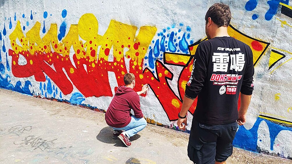 Picture 2 for Activity Hamburg: Exclusive Graffiti Workshop with Graffiti Tour for Groups/Families 2