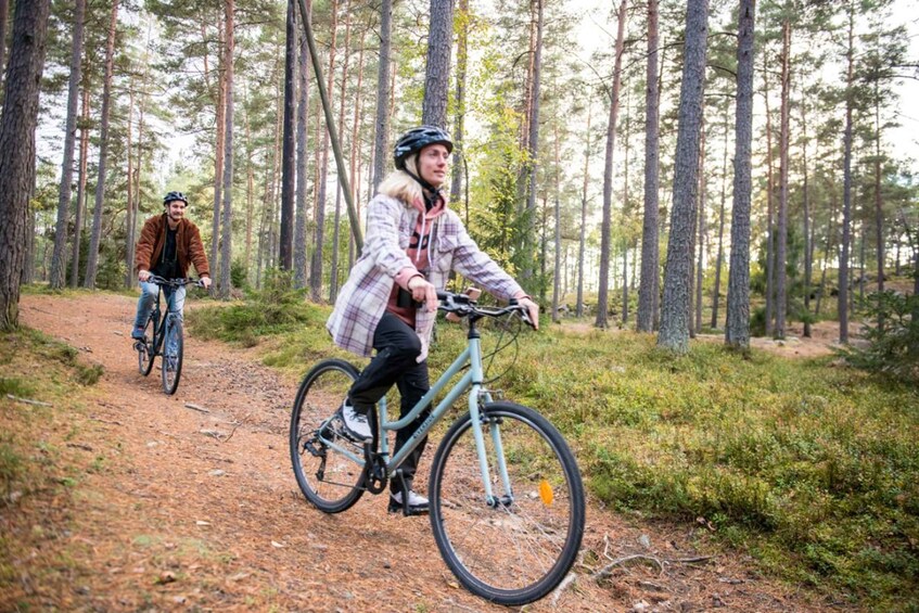 Picture 22 for Activity Stockholm: Nature Evening Safari by Bike 5