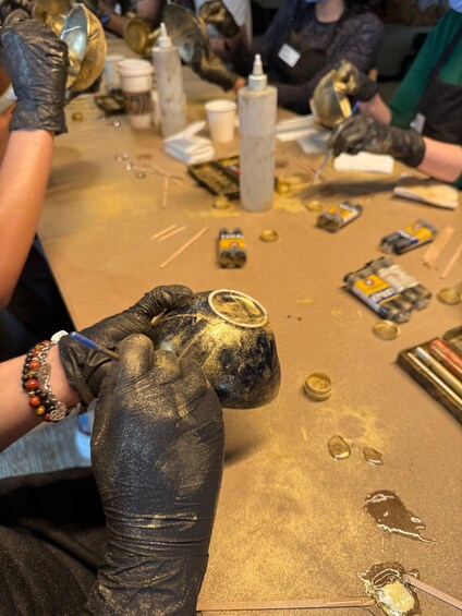 Picture 4 for Activity MANCHESTER: Mending pottery with a Gold (Kintsugi ) 4
