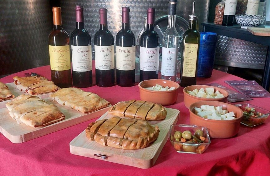 Picture 2 for Activity Winery Tour and Wine & Local Food Tasting near Ragusa 4