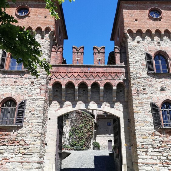 Picture 2 for Activity Visit and Tasting at Tagliolo Monferrato Castle 4