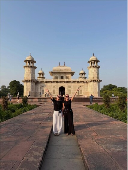 Picture 12 for Activity From Delhi: Taj Mahal & Agra Private Day Trip with Transfers 3