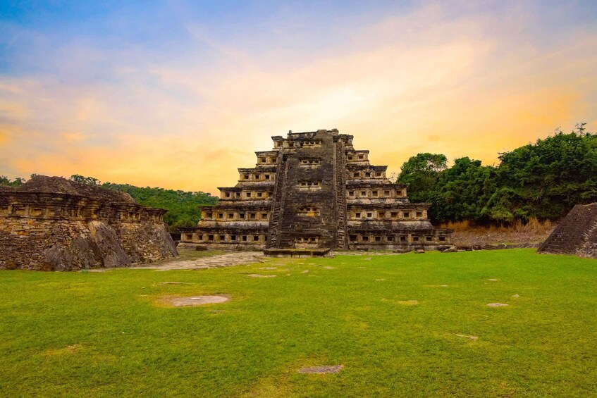 Veracruz: Entrance to El Tajín, Totonac Ruins and Nichos Pyramid 1