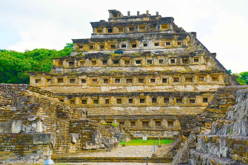 Picture 13 for Activity Veracruz: Entrance to El Tajín, Totonac Ruins and Nichos Pyramid 3