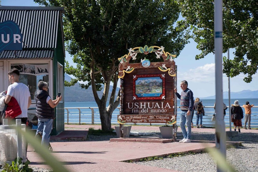 Picture 5 for Activity Ushuaia: Private Sightseeing Tour with Hike and Coffee Break. 2