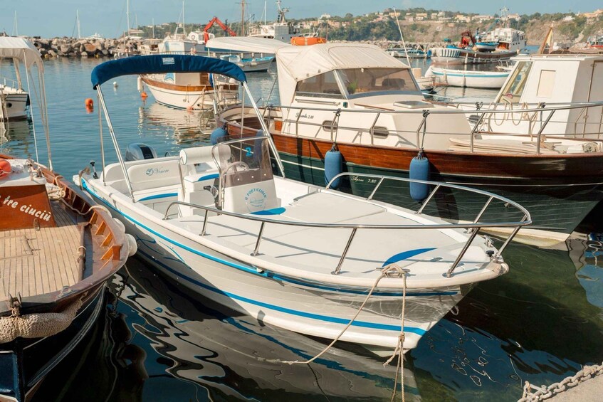 Picture 2 for Activity Procida: 6-Meter Lancia Open Rental without Skipper 5