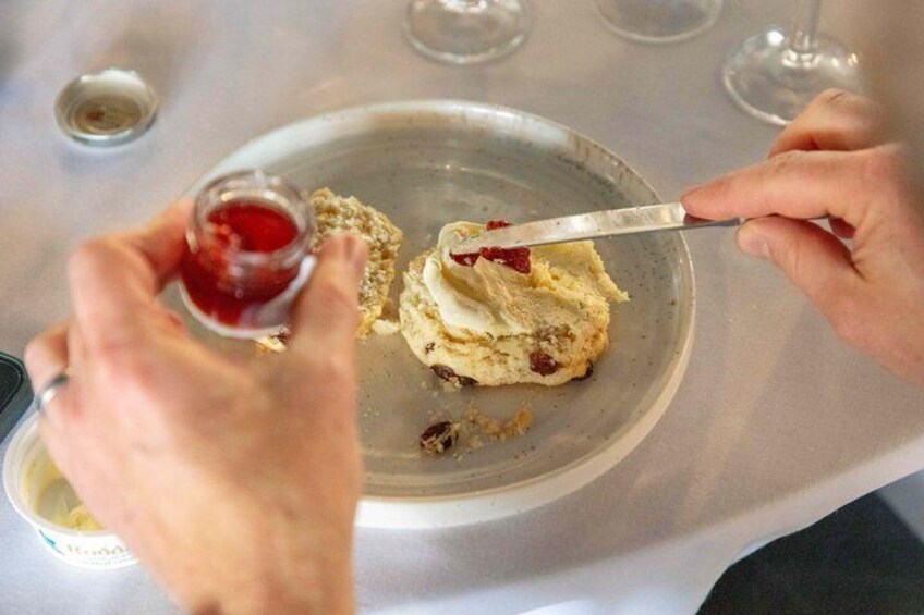 London River Thames Cruise with Afternoon Tea or Dinner 3