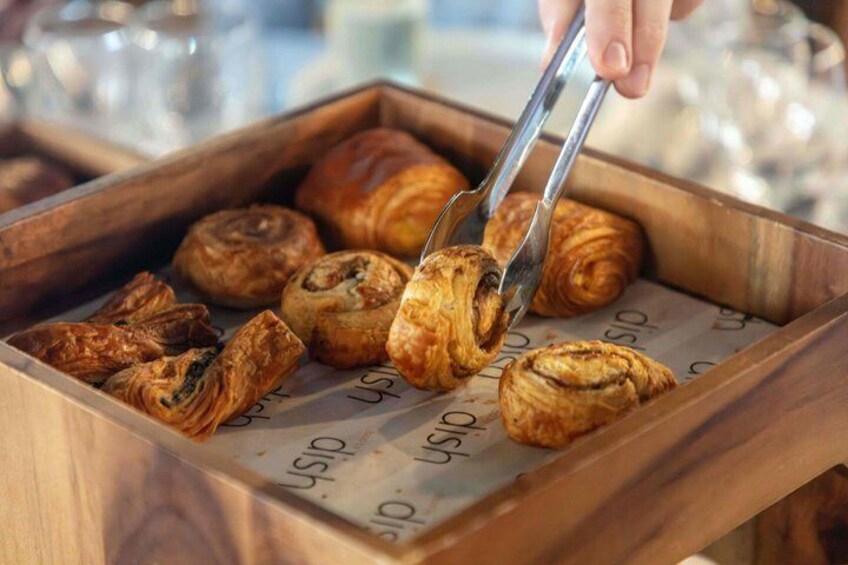 London: Weekend Brunch Cruise on the River Thames 4