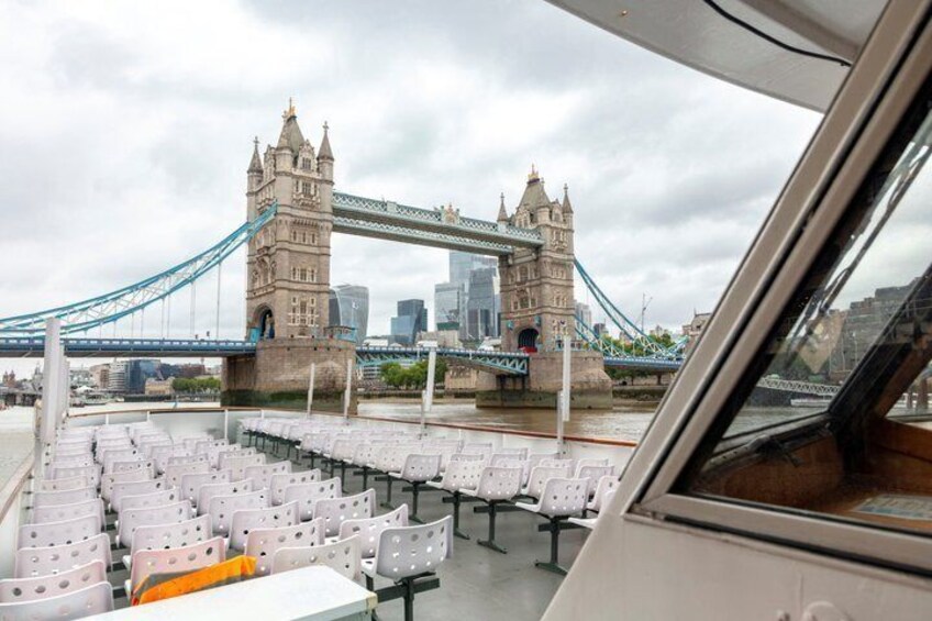 90-Minute River Thames Sightseeing Cruise with Live Commentary 4