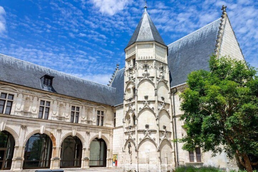 Bourges Private 2 Hours Intro City Walk with Local Guide 4