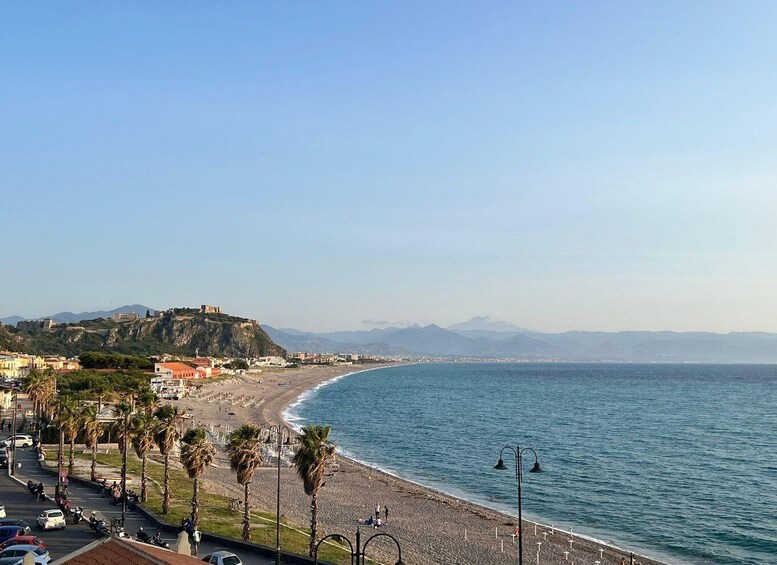 Milazzo: Walking tour of the city center and aperitivo 1